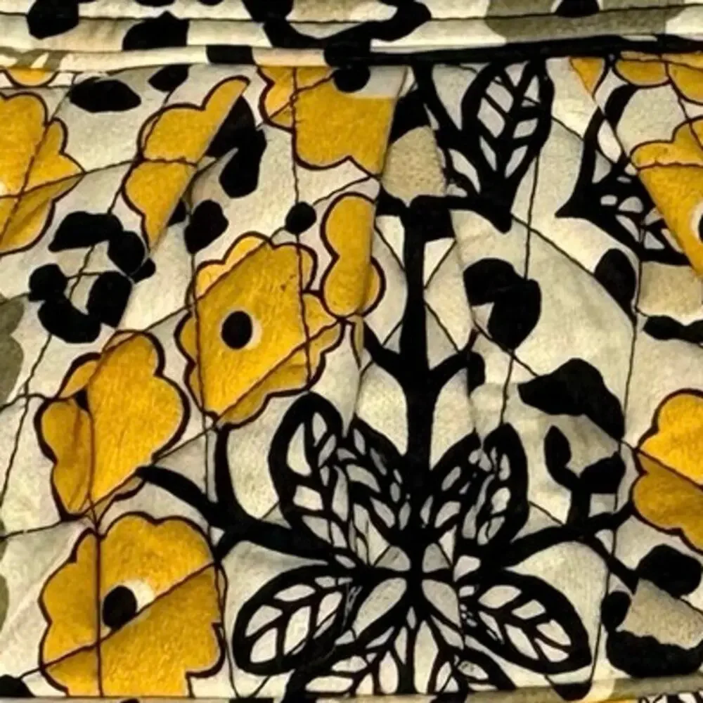 Vera Bradley carry pop